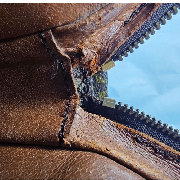 Louis Vuitton Vintage Petit Marceau - Picture 12 of 15